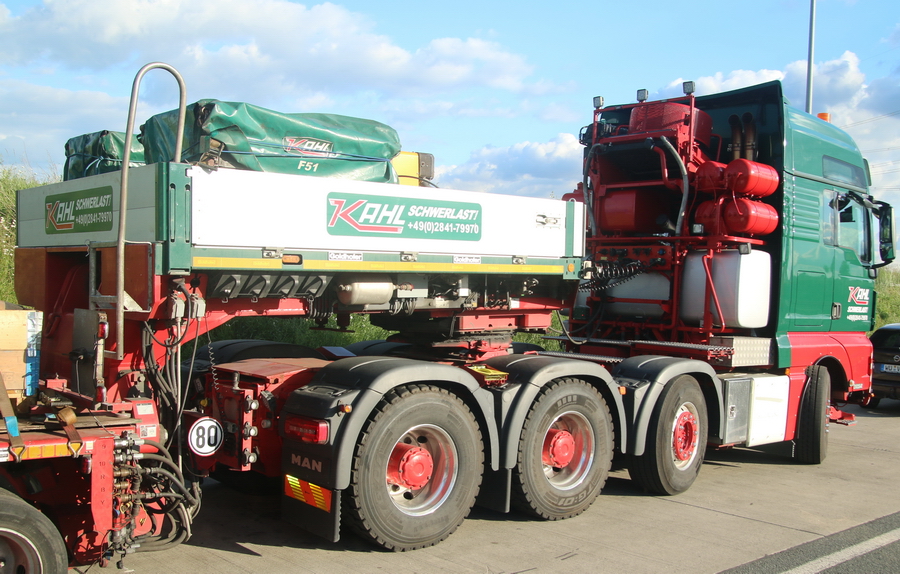 Kahl MAN TGX mit Brückenträger  - Copyright: www.olli80.de