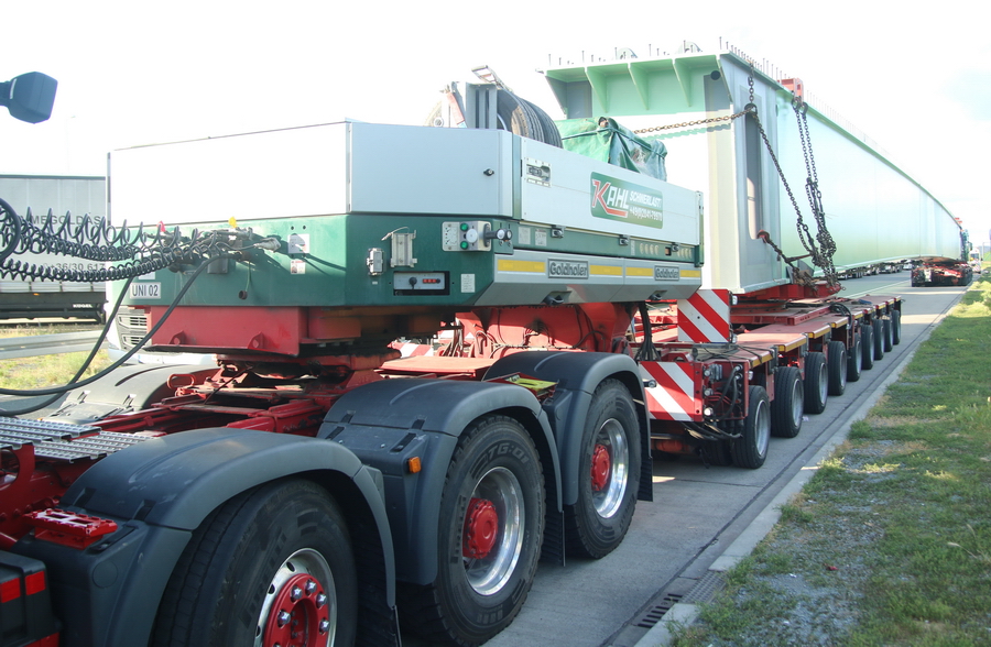 Kahl MAN TGX mit Brückenträger  - Copyright: www.olli80.de