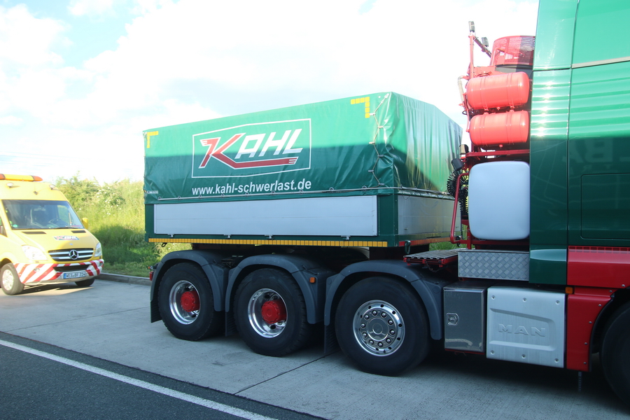 Kahl MAN TGX mit Brückenträger  - Copyright: www.olli80.de