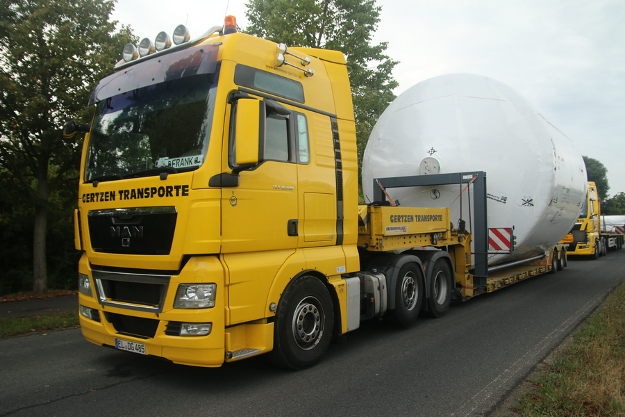 Gertzen MAN TGX 26.480 mit Faymonville Tiefbett - Copyright: www.olli80.de