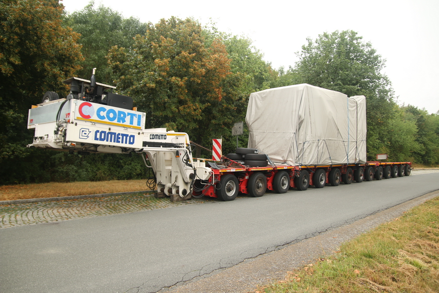 Corti Cometto mit Stanzpresse - Copyright: www.olli80.de