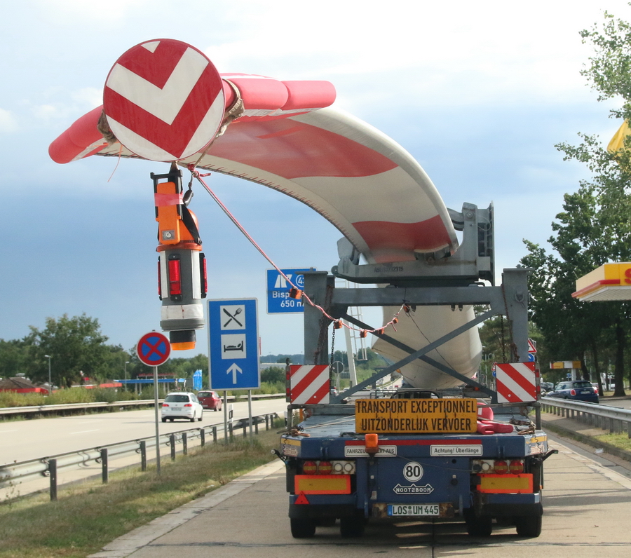 UTM Nooteboom Flügeltransporter - Copyright: www.olli80.de