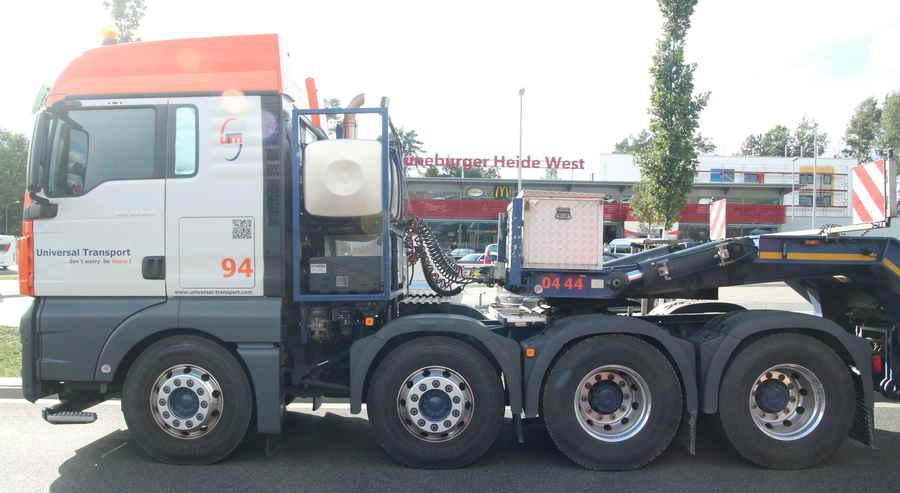 Universal Transport MAN TGX 33.500 - Copyright: www.olli80.de