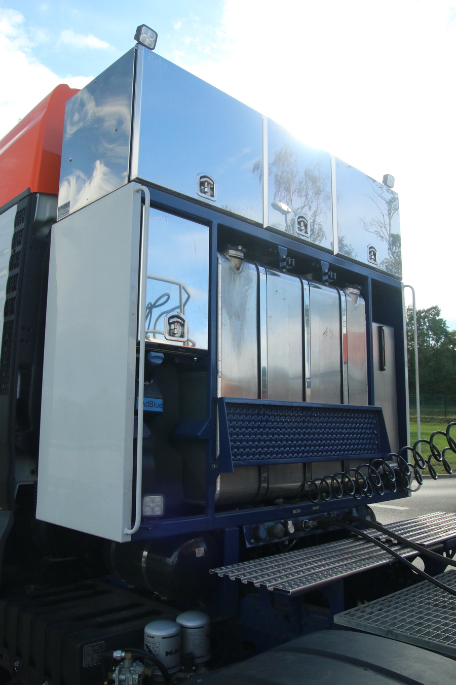 Universal MAN TGX 33.640 Schwerlastturm - Copyright: www.olli80.de