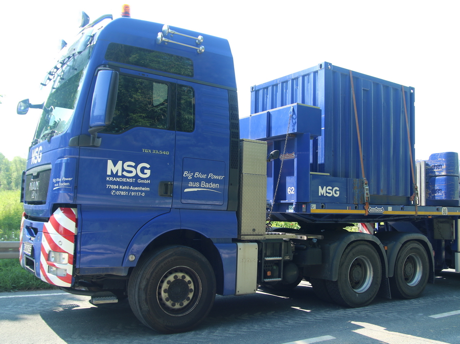 MSG MAN TGX 33.540 mit Nooteboom Ballastauflieger - Copyright: www.olli80.de