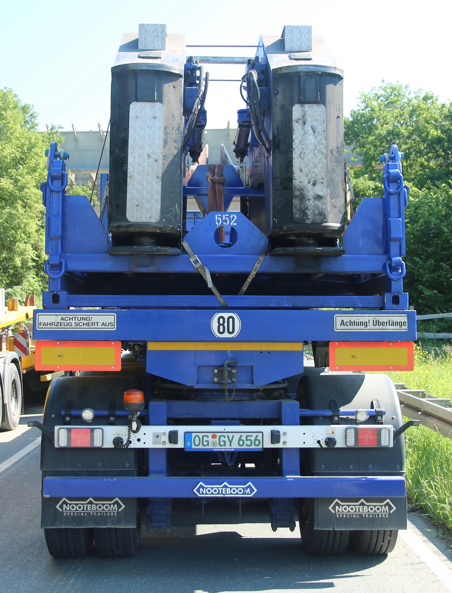 MSG MAN TGX 33.540 mit Nooteboom Ballastauflieger - Copyright: www.olli80.de