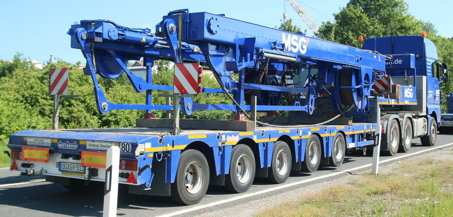 MSG MAN TGX 41.540 mit Nooteboom Semiauflieger - Copyright: www.olli80.de