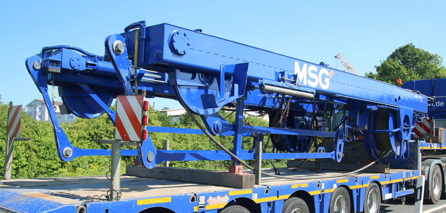 MSG MAN TGX 41.540 mit Nooteboom Semiauflieger - Copyright: www.olli80.de