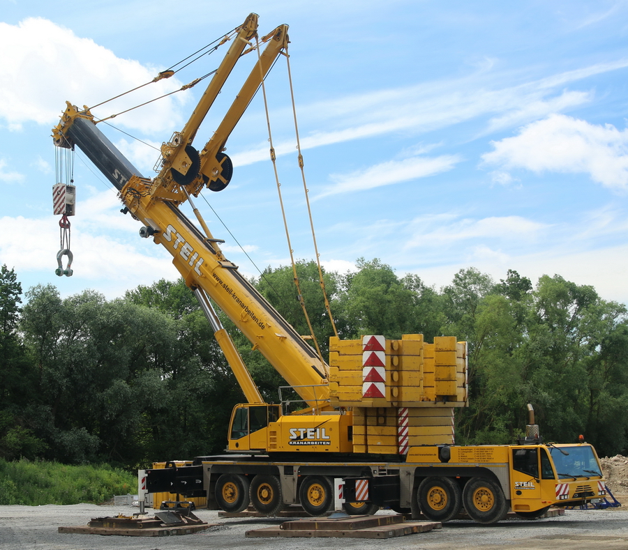 Steil Demag AC 350 - Copyright: www.olli80.de