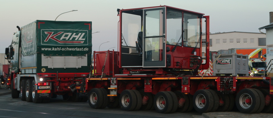 Kahl MB Actros mit Goldhofer-Greiner Kesselbrücke - Copyright: www.olli80.de