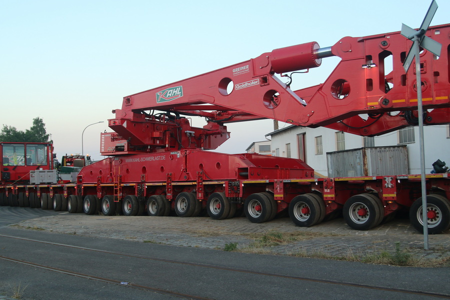 Kahl MB Actros mit Goldhofer-Greiner Kesselbrücke - Copyright: www.olli80.de