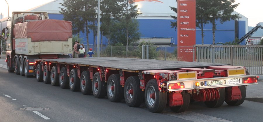 Pieper MAN TGX 41.640 mit Goldhofer Achslinien - Copyright: www.olli80.de