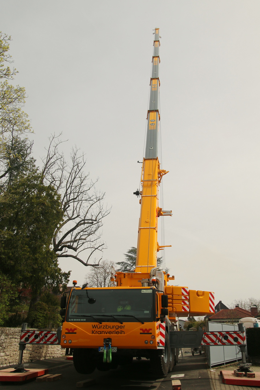 Würzburger Kranverleih  LTM 1250-5.1  - Copyright: www.olli80.de