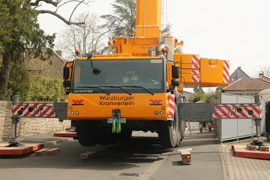 Würzburger Kranverleih  LTM 1250-5.1  - Copyright: www.olli80.de