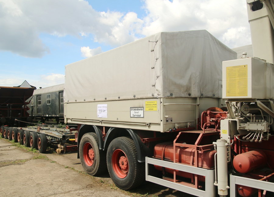 Eisenbahnwelt Darmstadt-Kranichstein MAN F8 26.361 mit Culemeyer Straßenroller  - Copyright: www.olli80.de