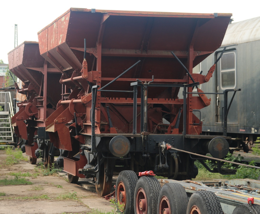 Eisenbahnwelt Darmstadt-Kranichstein MAN F8 26.361 mit Culemeyer Straßenroller  - Copyright: www.olli80.de