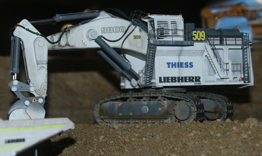 Timo Bachhuber - Liebherr 9800 Thiess - Copyright: www.olli80.de