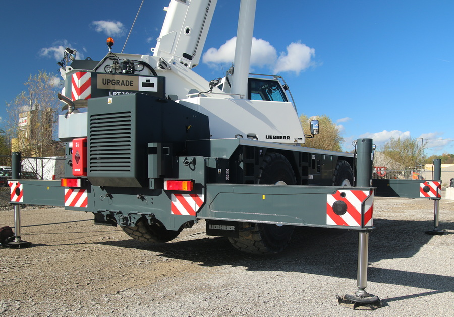 Bauma 2022 - Liebherr LRT 1090-2.1 Beifahrerseite - Copyright: www.olli80.de