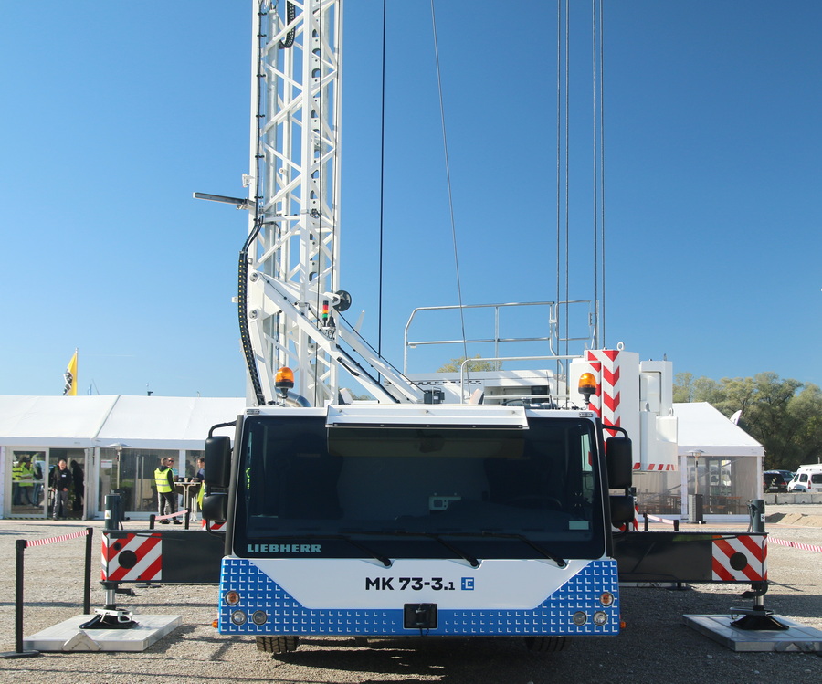 Bauma 2022 - Liebherr MK 73-3.1 Frontansicht - Copyright: www.olli80.de