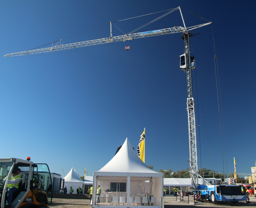 Bauma 2022 - Liebherr MK 73-3.1 Gesamtansicht - Copyright: www.olli80.de