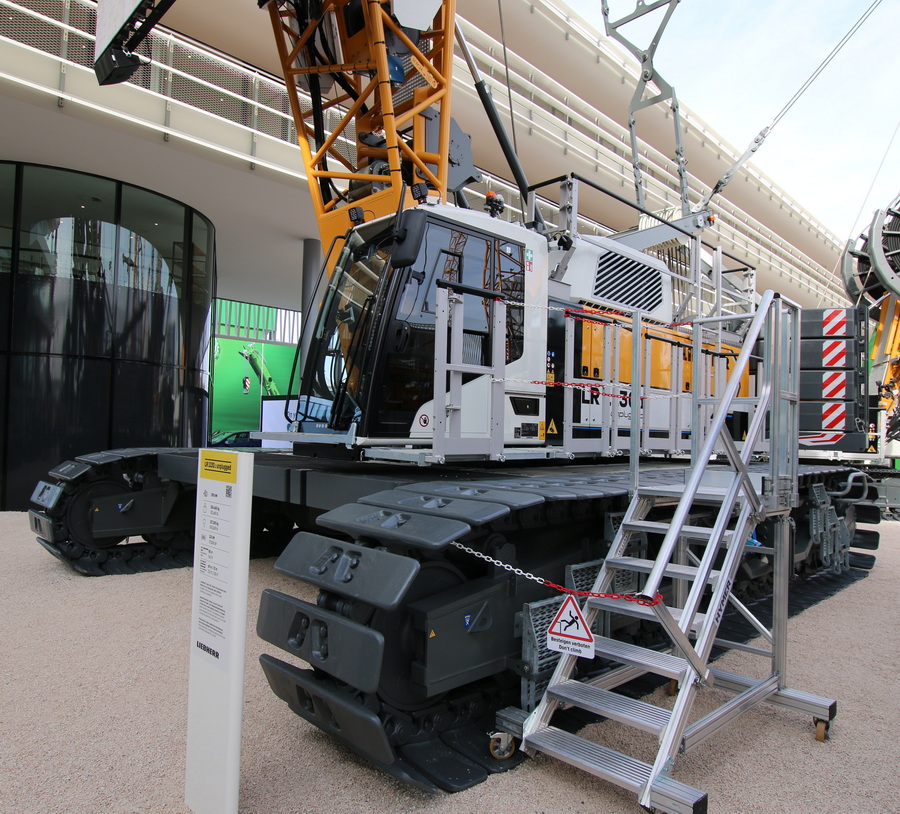 Bauma 2022 - Liebherr LR 1130.1 Krankabine - Copyright: www.olli80.de