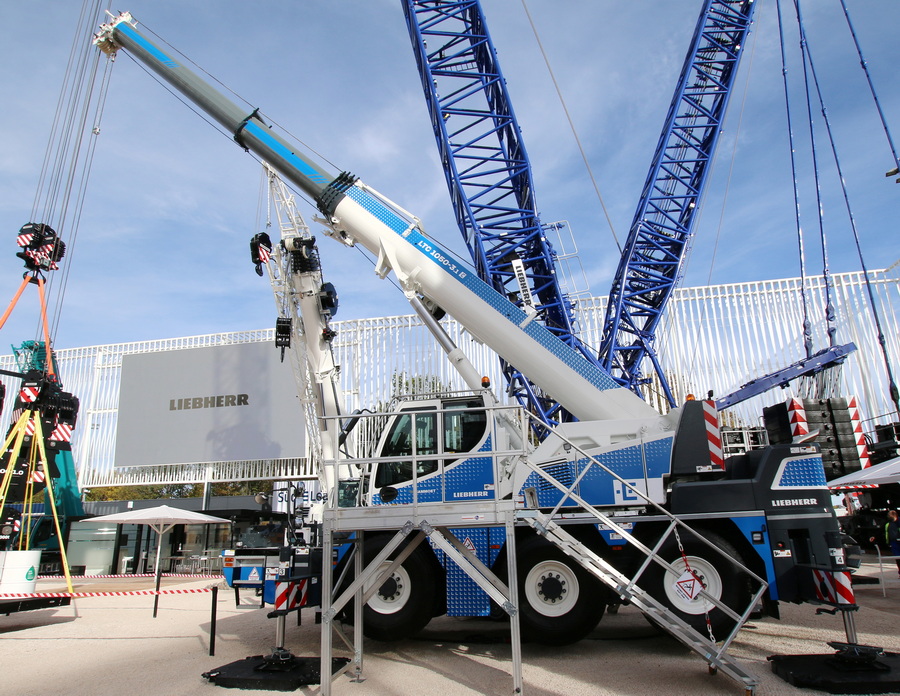 Bauma 2022 - Liebherr LTC 1050-3.1E - Copyright: www.olli80.de