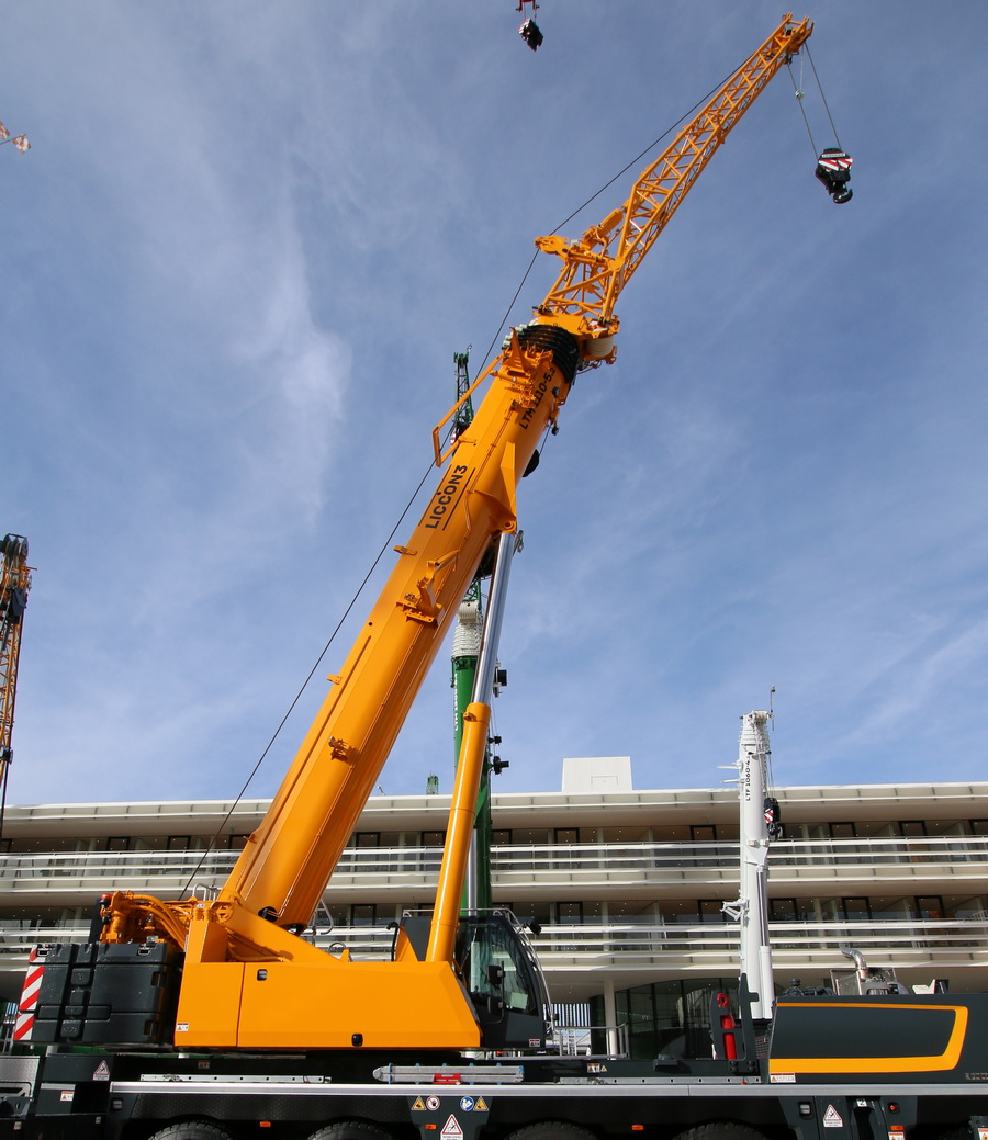 Bauma 2022 - Liebherr LTM 1110-5.2 Oberwagen - Copyright: www.olli80.de