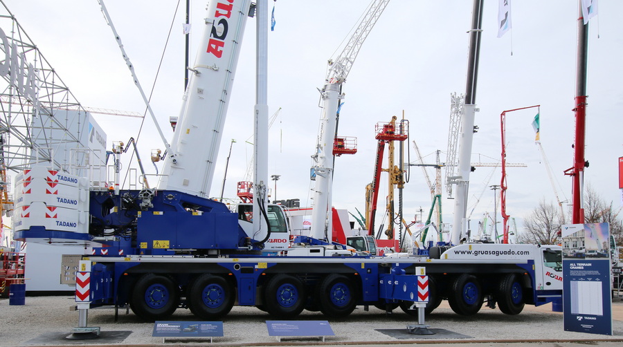 Bauma 2022 - Tadano AC 7.450-1 Aguado Seitenansicht - Copyright: www.olli80.de