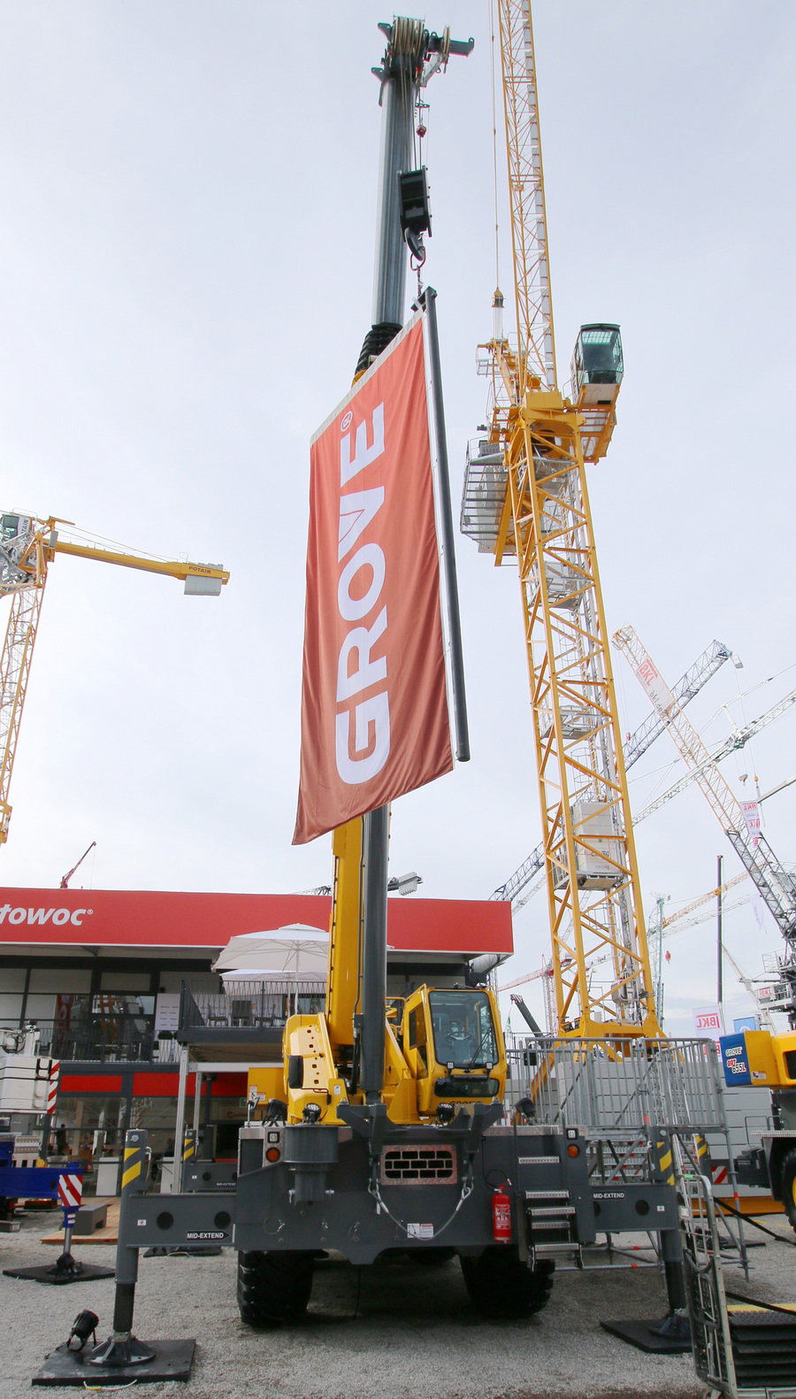 Bauma 2022 - Grove GRT 8120 PT Superkrane Gesamtansicht - Copyright: www.olli80.de