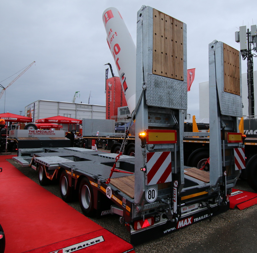 Bauma 2022 -  MAX Trailer Semiauflieger - Copyright: www.olli80.de