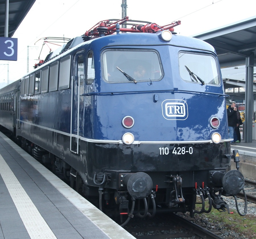 BR 110 428-0 Bügelfalte - Copyright: www.olli80.de