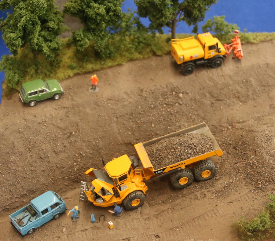 Modelshow Europe 2023 - Peter und Jonas Aust: Volvo Dumper  - Copyright: www.olli80.de