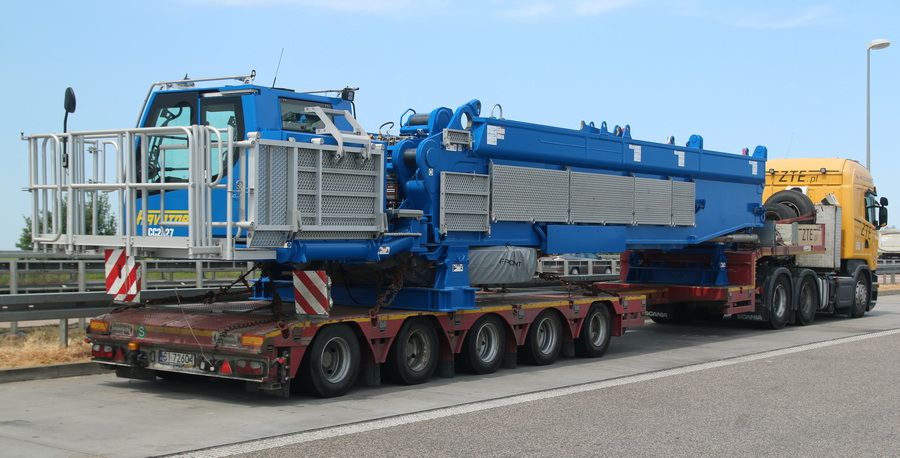 ZTE - Scania R 520 mit LR 1700-1.0 Oberwagen - Copyright: www.olli80.de