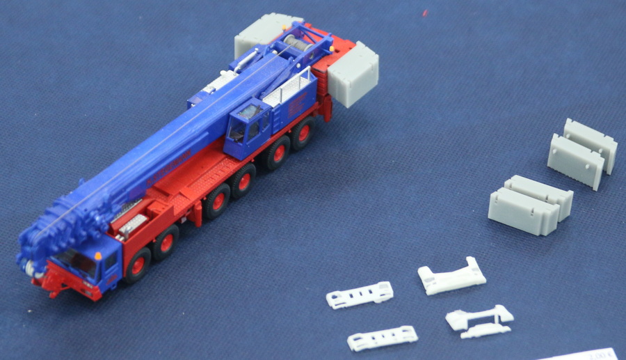 Henry Stegemann - Zusatzgewichte Demag AC 665 - Copyright: www.olli80.de