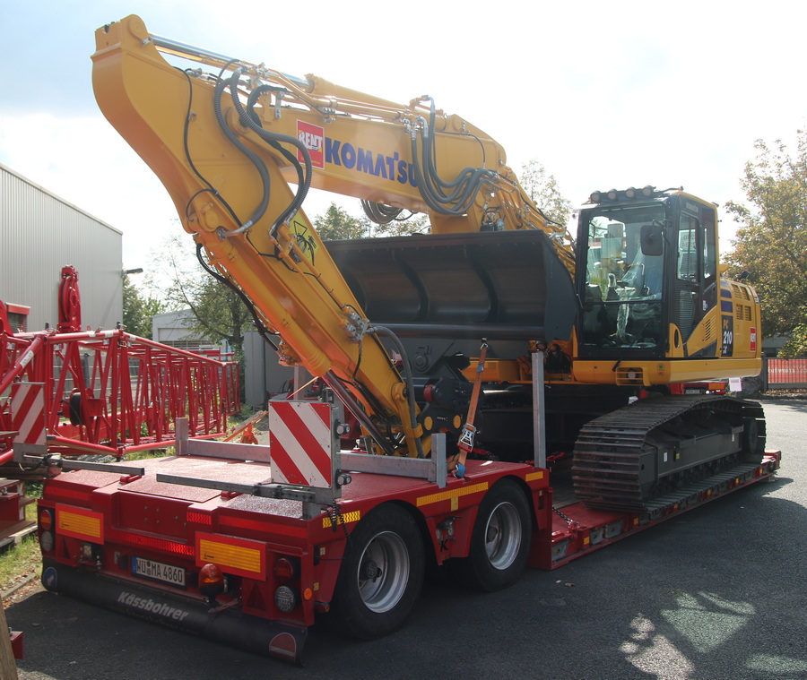 Gebr. Markewitsch - Kässbohrer Tieflader mit Komatsu Bagger - Copyright: www.olli80.de