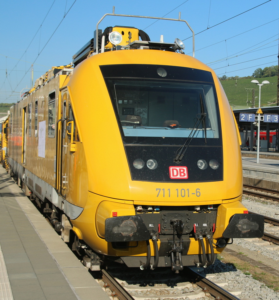 711 101-6 Hubarbeitsbühnen-Instandhaltungsfahrzeug - Copyright: www.olli80.de