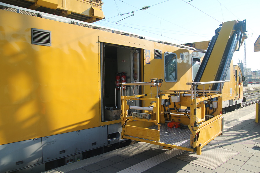 Hubarbeitsbühnen-Instandhaltungsfahrzeug 711 101-6 - Copyright: www.olli80.de