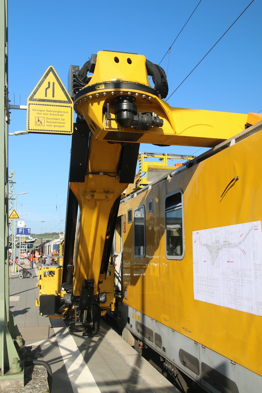 Hubarbeitsbühnen-Instandhaltungsfahrzeug 711 101-6 - Copyright: www.olli80.de