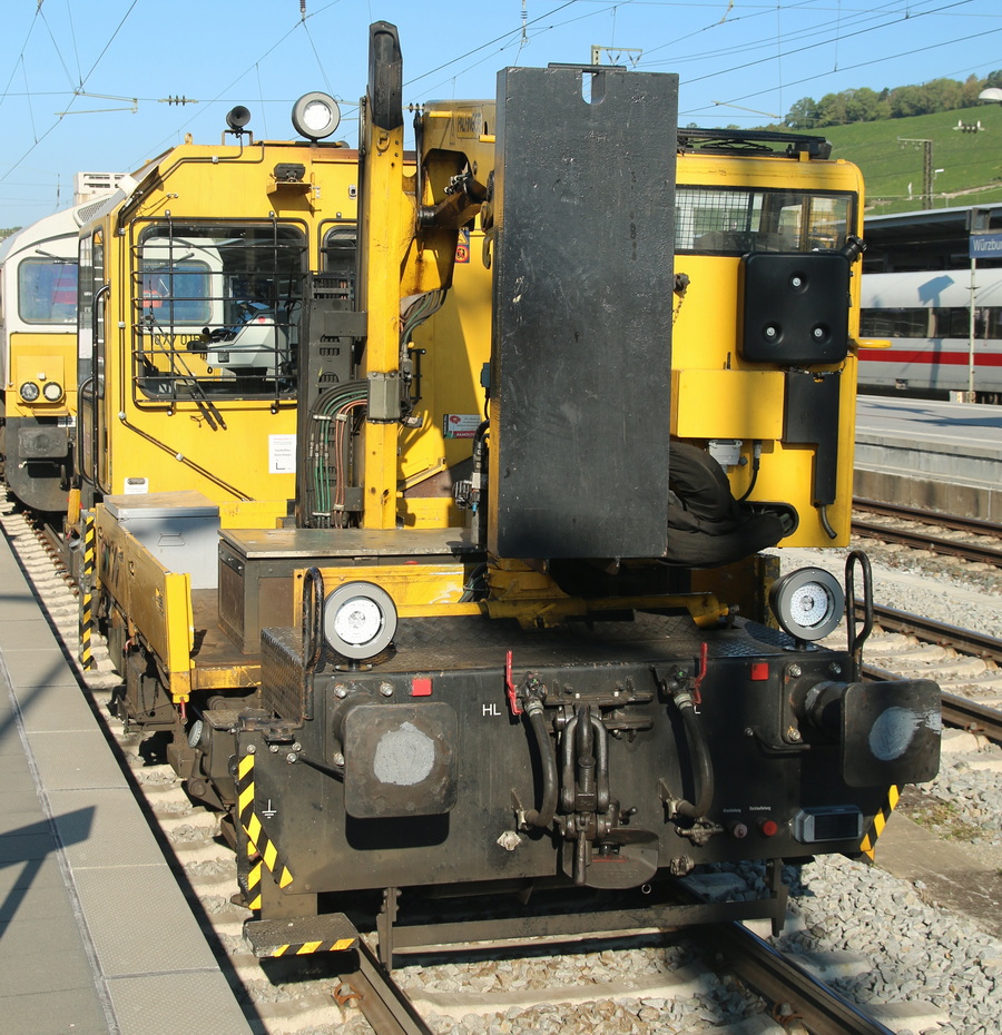 Schweres Nebenfahrzeug 741 323 - Copyright: www.olli80.de