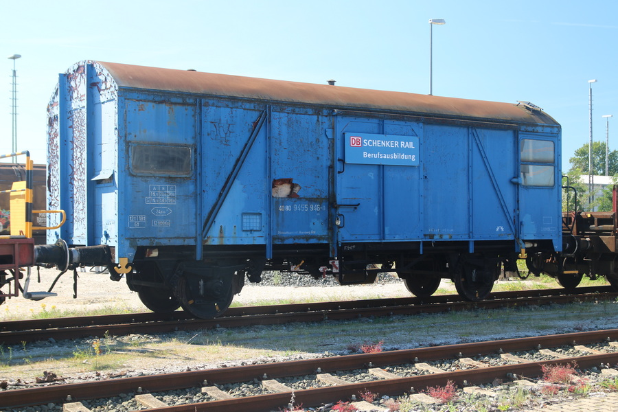 Gedeckter Güterwagen Schenker Rail Berufsausbildung - Copyright: www.olli80.de