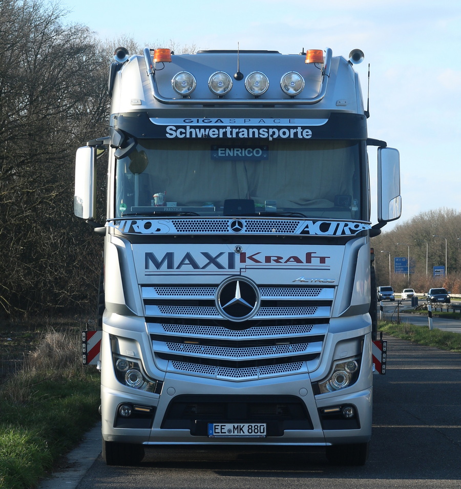 Maxikraft MB Actros 4163 Frontansicht - Copyright: www.olli80.de