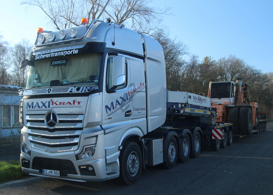 Maxikraft MB Actros 4163 - Copyright: www.olli80.de