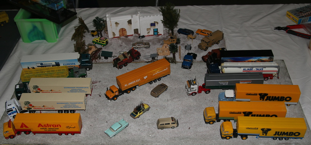 Klaus Dieter Gilgen: Truckertreff in der Wüste - Copyright: www.olli80.de