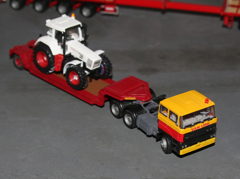 Arie van Urk: DAF mit Nooteboom-Auflieger - Copyright: www.olli80.de