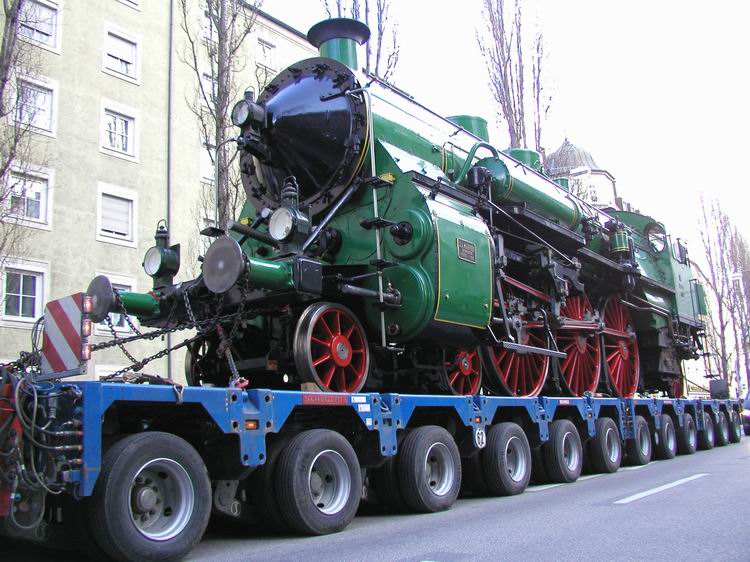 S3/6 beim Transport durch München - Copyright: www.olli80.de