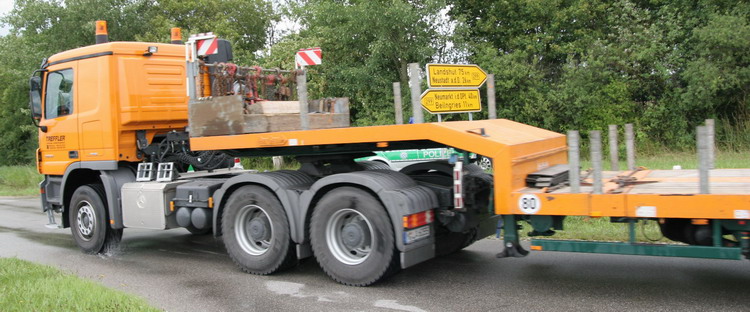 Treffler MB Actros 2651 - Copyright: www.olli80.de