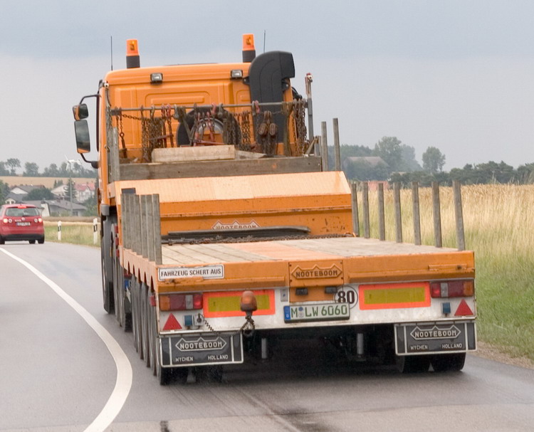 Treffler fünfachsiger Nooteboom Semiauflieger - Copyright: www.olli80.de