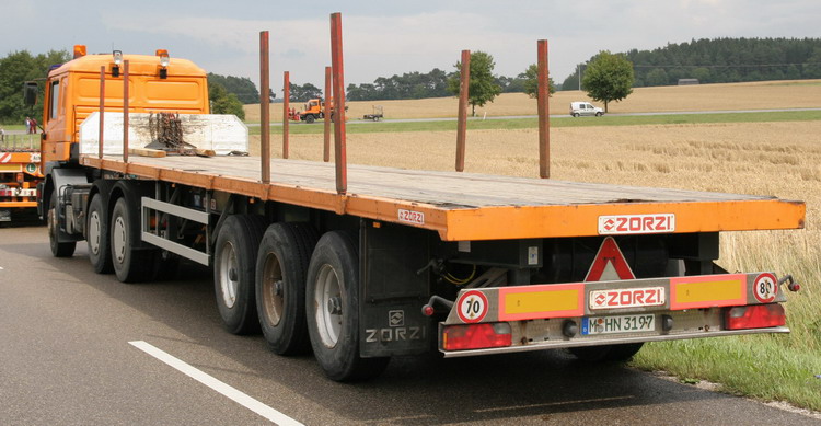 Treffler Zorzi Plattformauflieger - Copyright: www.olli80.de