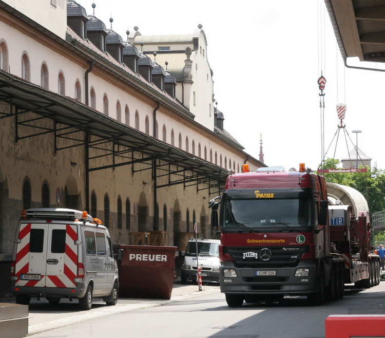 Paule Actros Titan mit Kesselbrücke