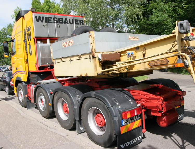 Wiesbauer Volvo mit Nooteboom-Auflieger 